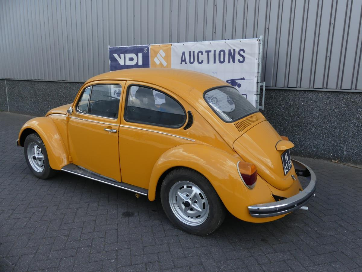 Volkswagen Käfer 111011 - Autó: 4 kép. Volkswagen Käfer 111011 - Autó: 4 kép.