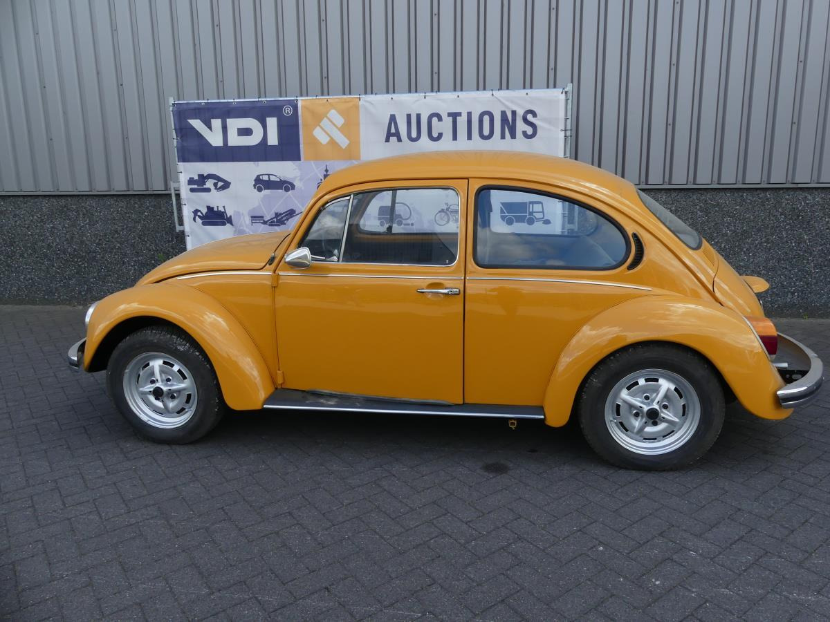 Volkswagen Käfer 111011 - Autó: 3 kép. Volkswagen Käfer 111011 - Autó: 3 kép.