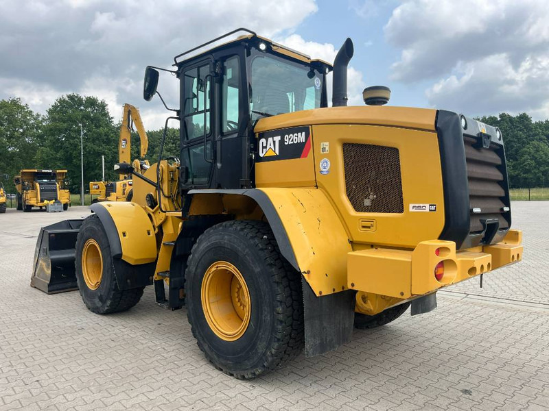 Cat 926M - Gumikerekes homlokrakodó: 2 kép. Cat 926M - Gumikerekes homlokrakodó: 2 kép.