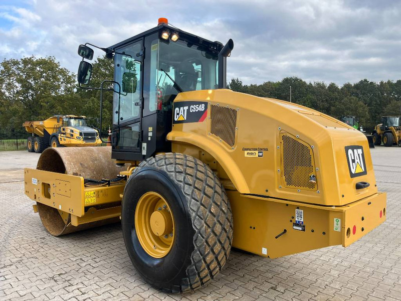 Cat CS 54 B - Henger: 2 kép. Cat CS 54 B - Henger: 2 kép.