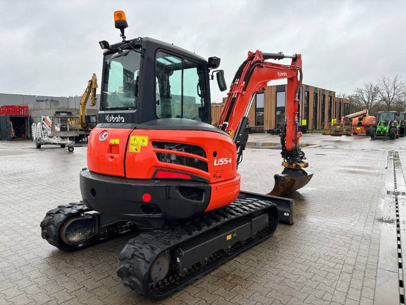 Kubota U55-4 - Minikotró: 3 kép. Kubota U55-4 - Minikotró: 3 kép.