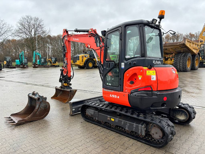 Kubota U55-4 - Minikotró: 2 kép. Kubota U55-4 - Minikotró: 2 kép.
