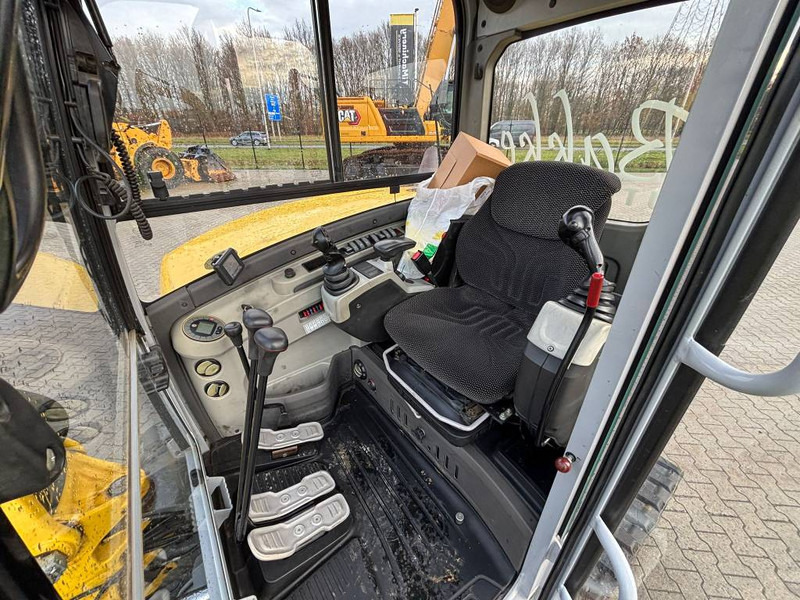 WACKER NEUSON EZ 53 - Minikotró: 2 kép. WACKER NEUSON EZ 53 - Minikotró: 2 kép.