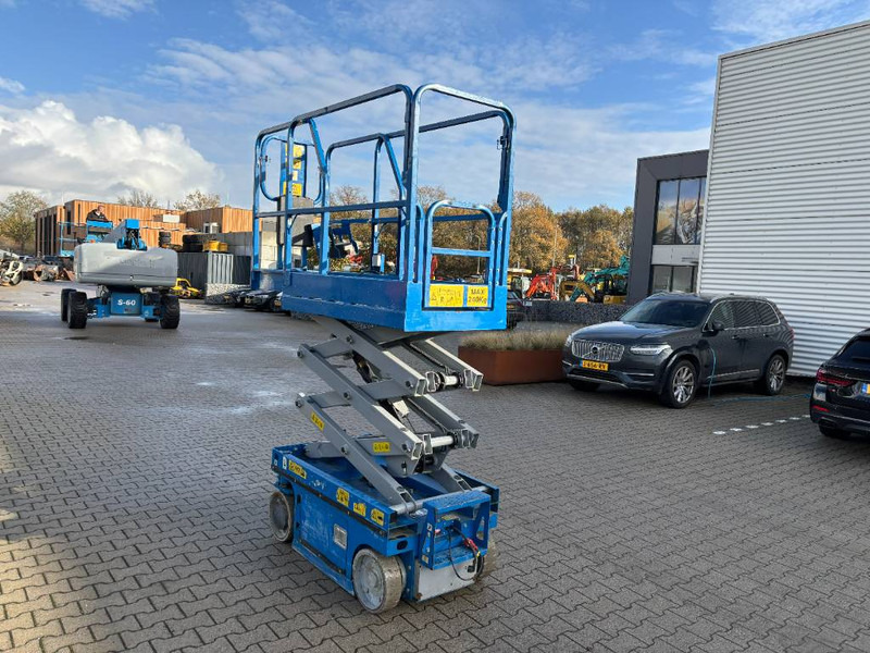 Yamei MS1330 - Ollós emelő: 4 kép. Yamei MS1330 - Ollós emelő: 4 kép.