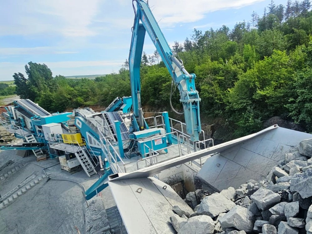 CONSTMACH Brise-Roche Hydraulique – Puissance Maximale pour les Travaux de Démolition les Plus Durs - Törőgép: 4 kép. CONSTMACH Brise-Roche Hydraulique – Puissance Maximale pour les Travaux de Démolition les Plus Durs - Törőgép: 4 kép.