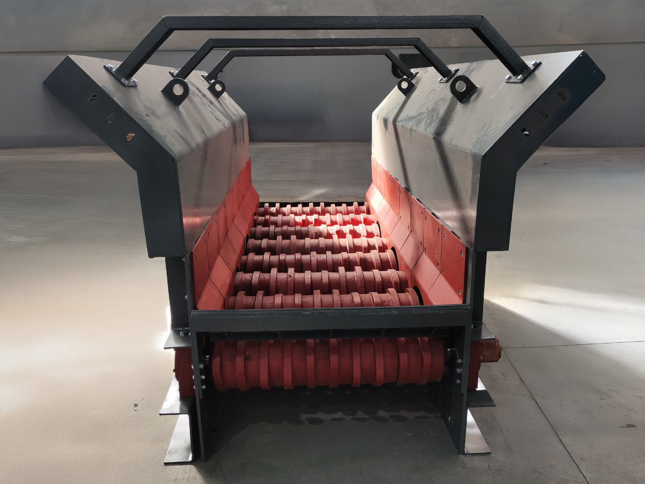 CONSTMACH High-Performance Wobbler Feeder for Continuous Material Flow | Industrial-Grade Feeder System - Bányászati gépek: 3 kép. CONSTMACH High-Performance Wobbler Feeder for Continuous Material Flow | Industrial-Grade Feeder System - Bányászati gépek: 3 kép.
