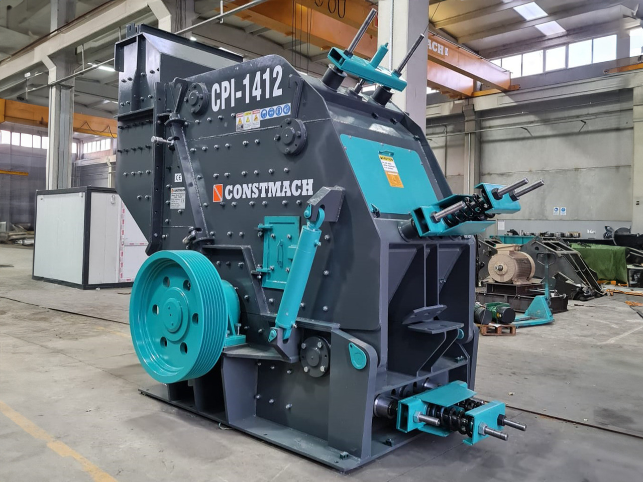 Constmach 200-250 TPH Primary Impact Stone Crushing Machine - Röpítő törő: 1 kép. Constmach 200-250 TPH Primary Impact Stone Crushing Machine - Röpítő törő: 1 kép.