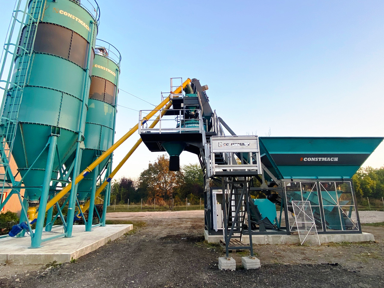 Constmach 30 m³/h kompakte Betonmischanlage - Betonüzem: 2 kép. Constmach 30 m³/h kompakte Betonmischanlage - Betonüzem: 2 kép.