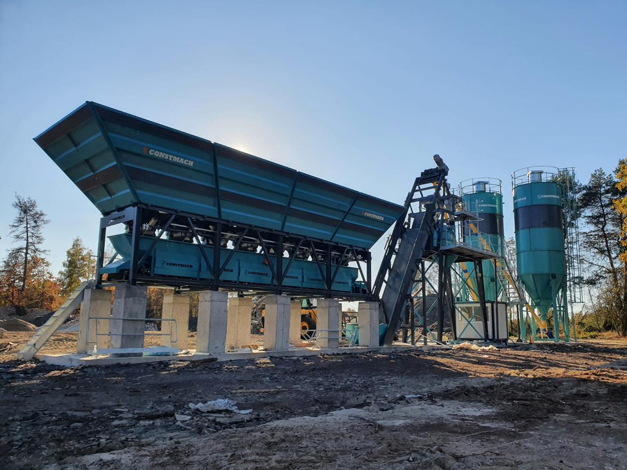 Constmach Centrale à Béton Compacte de 60 m³/h - Betonüzem: 4 kép. Constmach Centrale à Béton Compacte de 60 m³/h - Betonüzem: 4 kép.