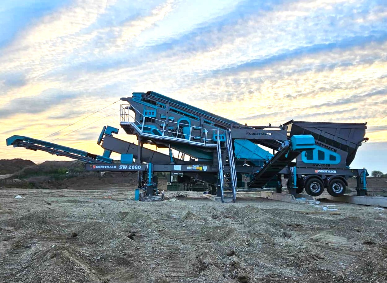Constmach Installation Mobile De Lavage Et De Criblage De Sable Et De Gravier - Osztályozó berendezés: 2 kép. Constmach Installation Mobile De Lavage Et De Criblage De Sable Et De Gravier - Osztályozó berendezés: 2 kép.