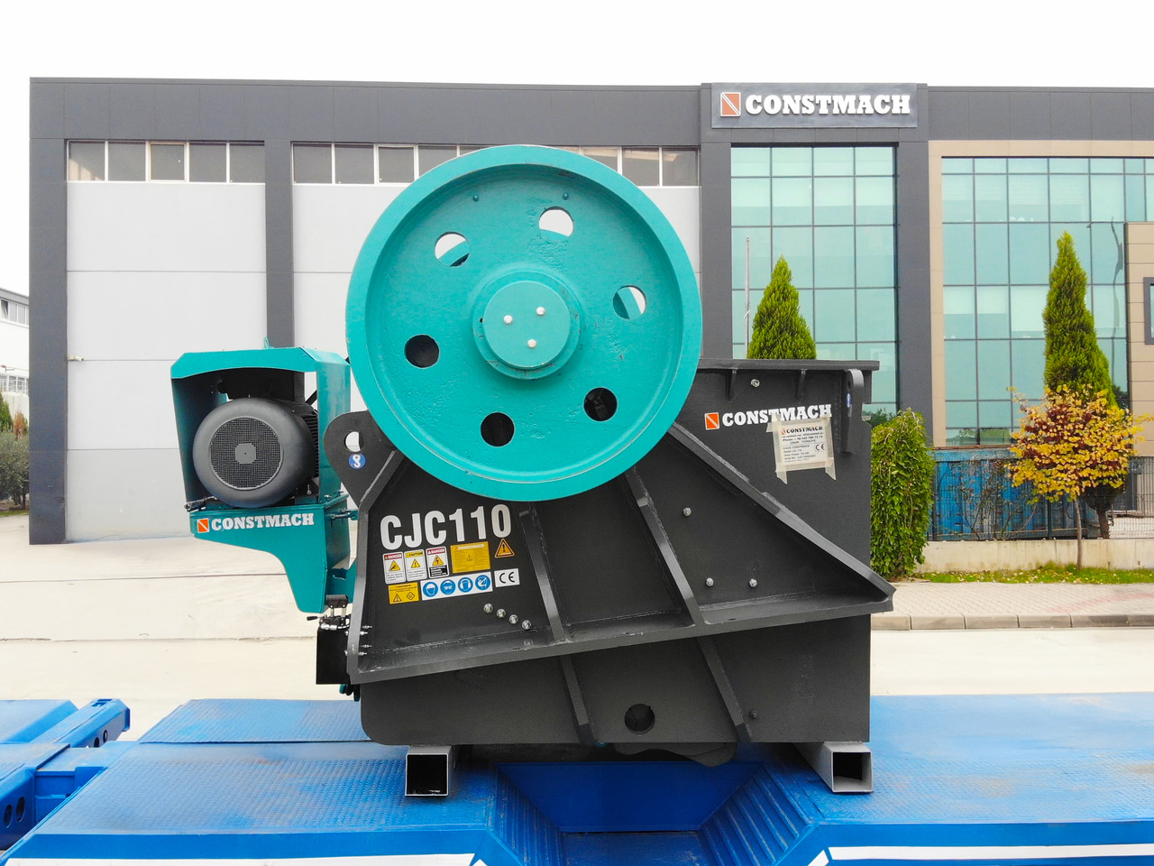 Constmach Livraison De Concasseurs À Mâchoires 60-110 Tph En Stock - Pofás törő: 4 kép. Constmach Livraison De Concasseurs À Mâchoires 60-110 Tph En Stock - Pofás törő: 4 kép.