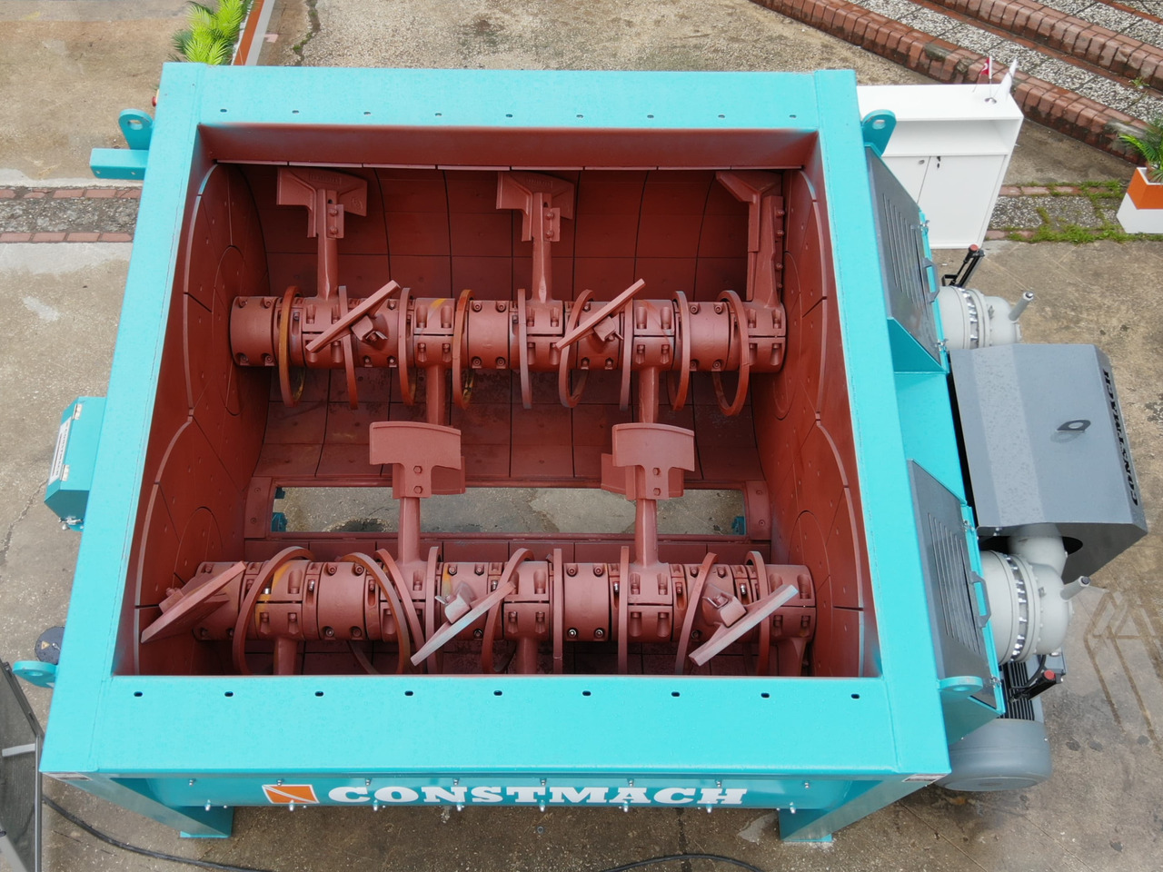 Constmach Mélangeur à Béton à Double Arbre ( Mélangeur à Palettes ) - Betonkeverő: 2 kép. Constmach Mélangeur à Béton à Double Arbre ( Mélangeur à Palettes ) - Betonkeverő: 2 kép.