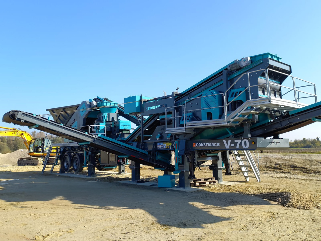Constmach Mobiler Brecher mit vertikaler Welle und einer Kapazität von 200 t/h - Mobil törőgép: 5 kép. Constmach Mobiler Brecher mit vertikaler Welle und einer Kapazität von 200 t/h - Mobil törőgép: 5 kép.