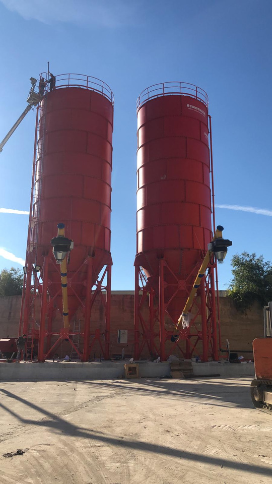 Constmach Silo à Ciment d'une Capacité de 300 Tonnes - Cementsiló: 3 kép. Constmach Silo à Ciment d'une Capacité de 300 Tonnes - Cementsiló: 3 kép.