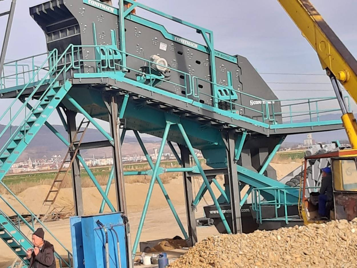 Constmach Systèmes De Cribles Vibrants 192-240 Tph 2-3-4 Étages 2000x6000 mm - Osztályozó berendezés: 2 kép. Constmach Systèmes De Cribles Vibrants 192-240 Tph 2-3-4 Étages 2000x6000 mm - Osztályozó berendezés: 2 kép.