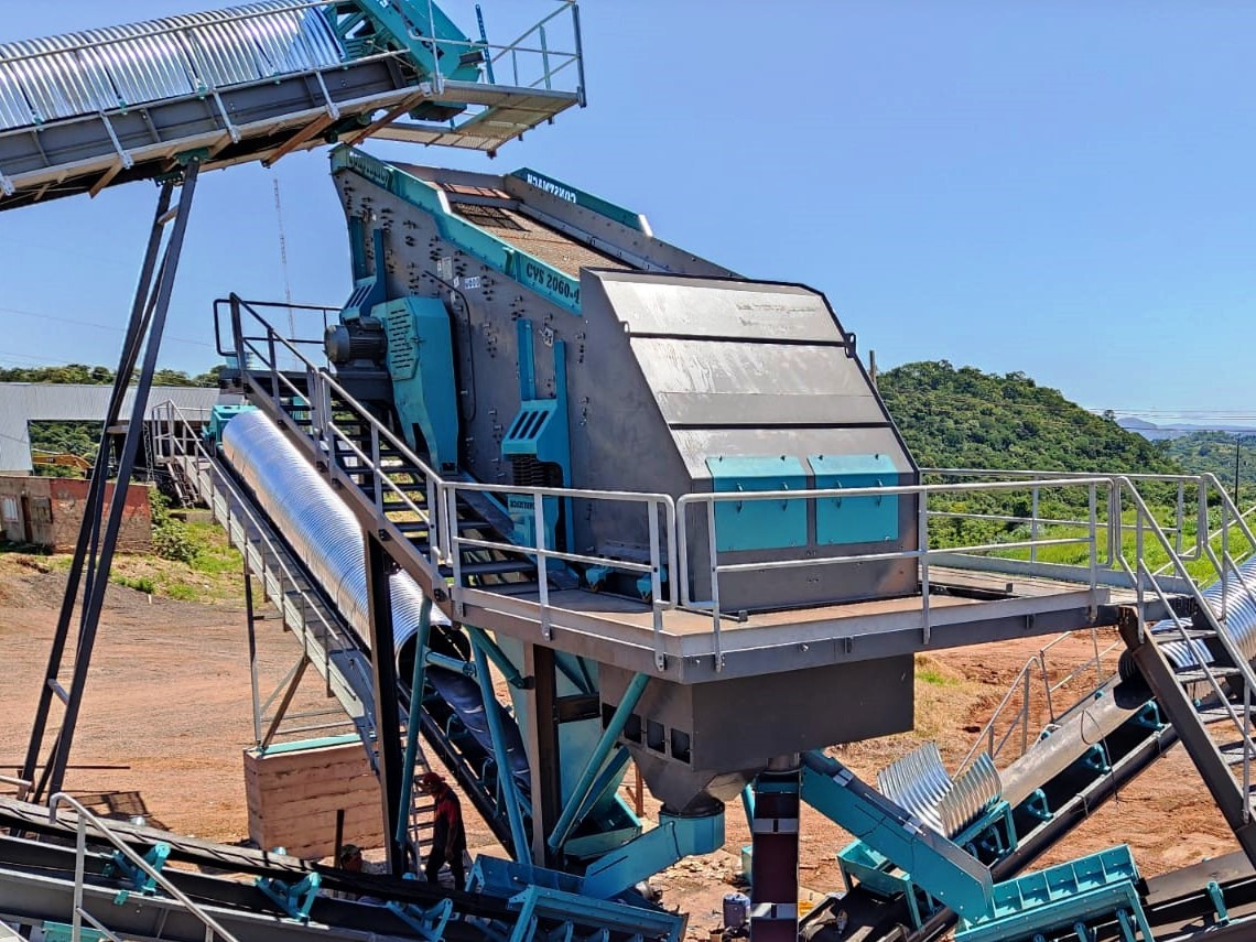 Constmach Systèmes De Cribles Vibrants 70-95 Tph 2-3-4 Étages 1200x4000 Mm - Osztályozó berendezés: 1 kép. Constmach Systèmes De Cribles Vibrants 70-95 Tph 2-3-4 Étages 1200x4000 Mm - Osztályozó berendezés: 1 kép.