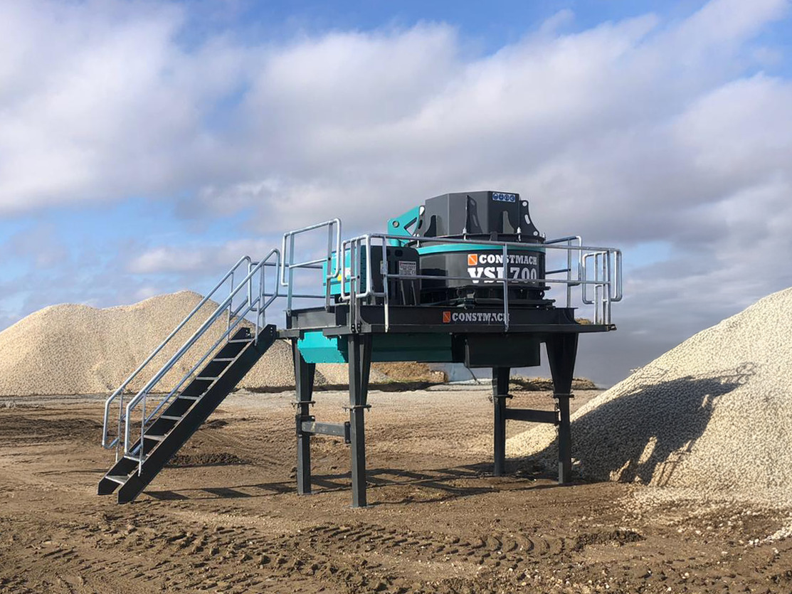 Constmach Vertical Shaft Impact Stone Crusher 190-250 TPH - Röpítő törő: 1 kép. Constmach Vertical Shaft Impact Stone Crusher 190-250 TPH - Röpítő törő: 1 kép.
