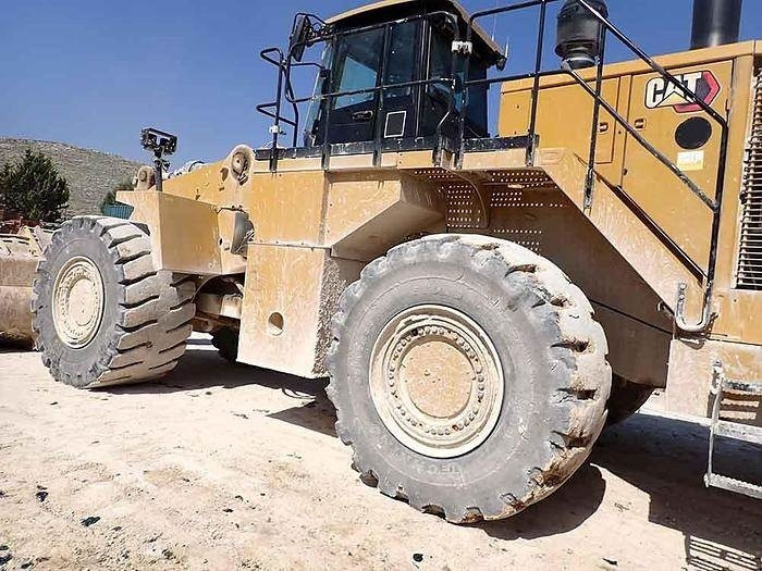 CAT 988K - Gumikerekes homlokrakodó: 5 kép. CAT 988K - Gumikerekes homlokrakodó: 5 kép.