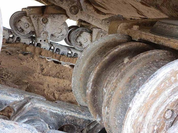 CAT D10 T - Buldózer: 2 kép. CAT D10 T - Buldózer: 2 kép.