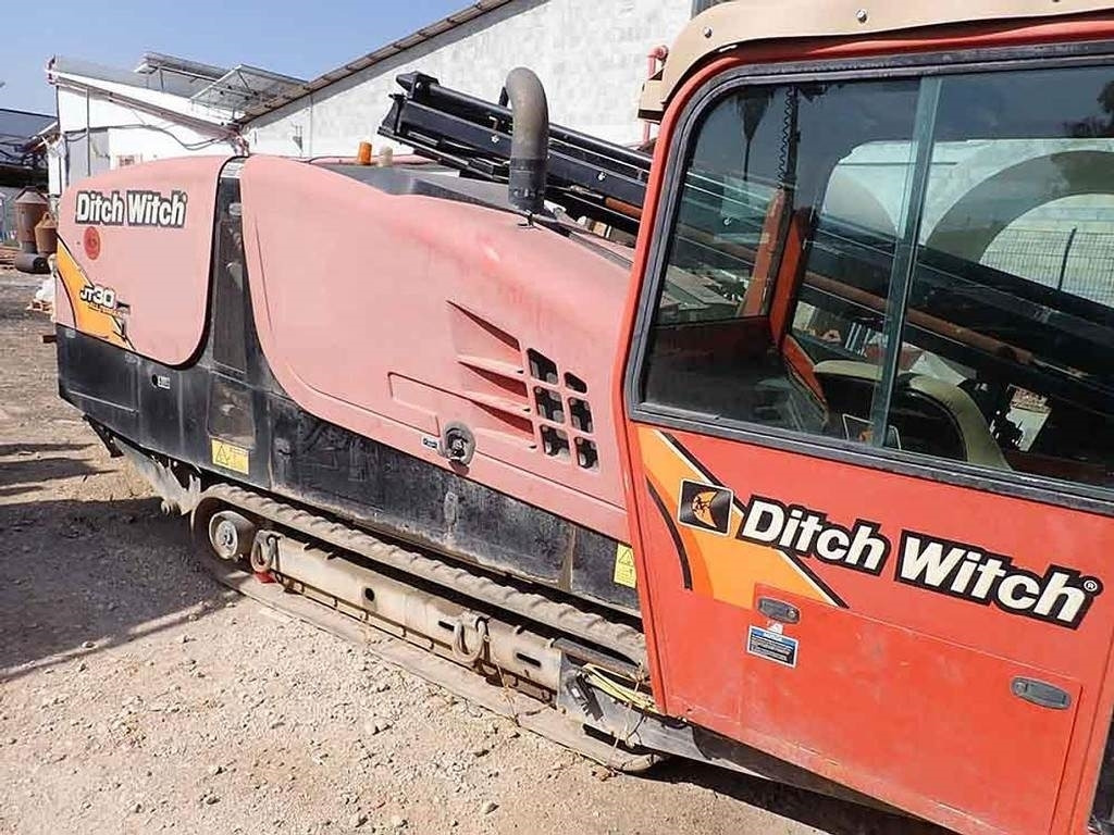 Ditch Witch JT30AT - Fúrógép: 4 kép. Ditch Witch JT30AT - Fúrógép: 4 kép.