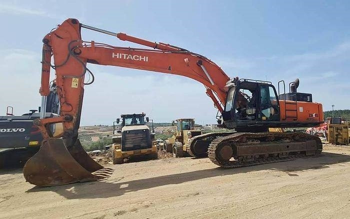 Hitachi ZX470LCH-5B - Kotrógép: 2 kép. Hitachi ZX470LCH-5B - Kotrógép: 2 kép.