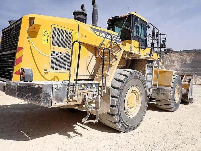 Komatsu WA600-8EO - Gumikerekes homlokrakodó: 5 kép. Komatsu WA600-8EO - Gumikerekes homlokrakodó: 5 kép.