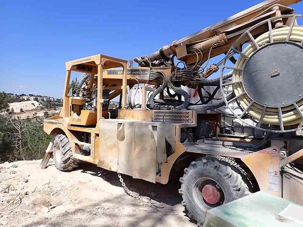 Putzmeister SPM 500 - Betonipari gép: 3 kép. Putzmeister SPM 500 - Betonipari gép: 3 kép.