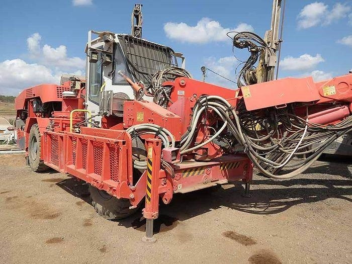 Sandvik DS511-C - Fúrógép: 1 kép. Sandvik DS511-C - Fúrógép: 1 kép.