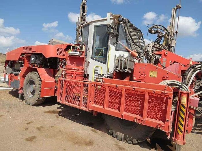 Sandvik DS511-C - Fúrógép: 2 kép. Sandvik DS511-C - Fúrógép: 2 kép.