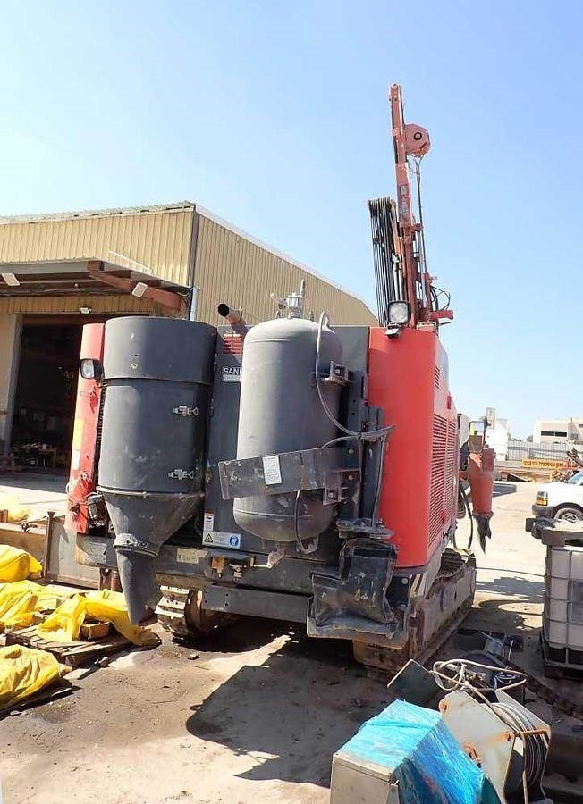 Fúrógép Sandvik DX800: 9 kép.
