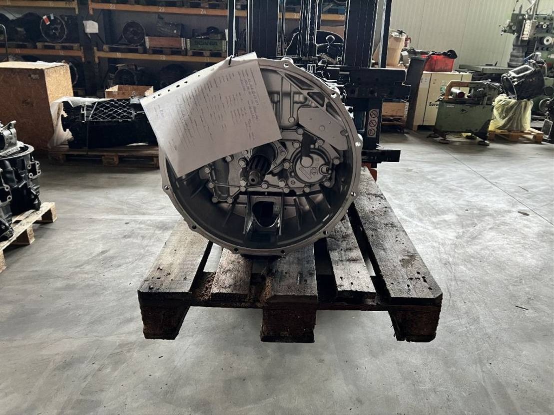 MAN TGA ZF Getriebe 12AS2331 TO - Sebességváltó - Teherautó: 5 kép. MAN TGA ZF Getriebe 12AS2331 TO - Sebességváltó - Teherautó: 5 kép.