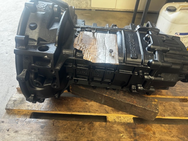 ZF 6AS800 TO generalüberholt MAN Getriebe - Sebességváltó: 1 kép. ZF 6AS800 TO generalüberholt MAN Getriebe - Sebességváltó: 1 kép.