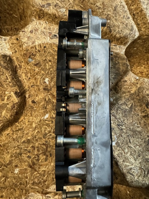ZF Ventilblock TRAXON Getriebe 0501330550 - Sebességváltó és alkatrészek - Teherautó: 4 kép. ZF Ventilblock TRAXON Getriebe 0501330550 - Sebességváltó és alkatrészek - Teherautó: 4 kép.