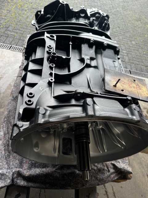 ZF generalüberholtes Getriebe im Austausch 16S2533 MAN Ecosplit 4 - Sebességváltó: 2 kép. ZF generalüberholtes Getriebe im Austausch 16S2533 MAN Ecosplit 4 - Sebességváltó: 2 kép.