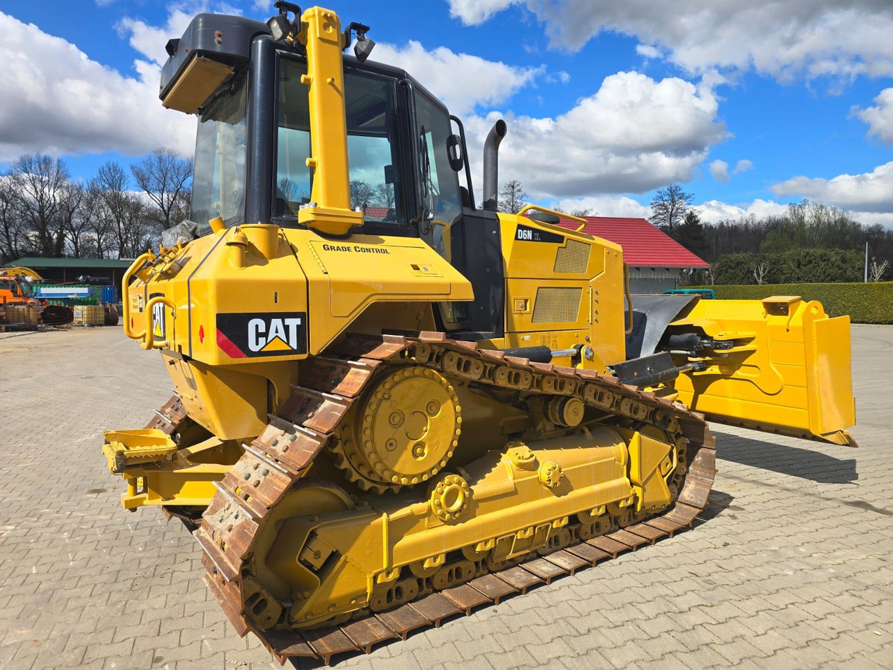 CATERPILLAR D 6 N XL - Buldózer: 4 kép. CATERPILLAR D 6 N XL - Buldózer: 4 kép.