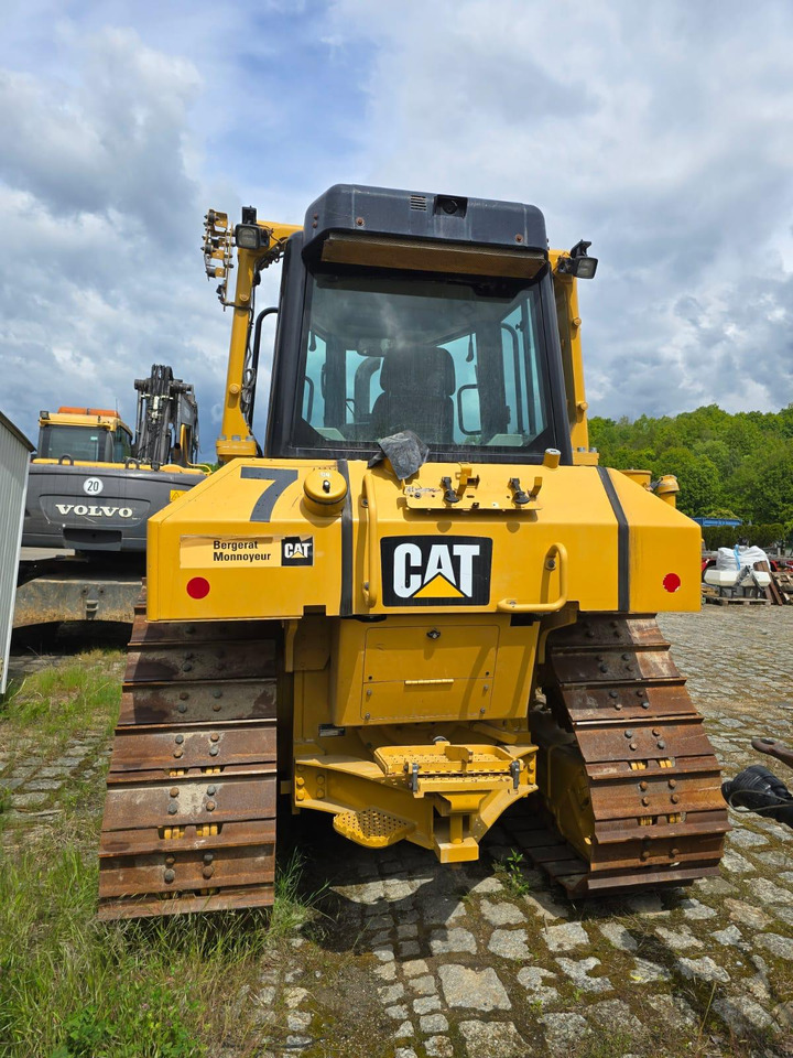 CATERPILLAR D 6 N XL - Buldózer: 2 kép. CATERPILLAR D 6 N XL - Buldózer: 2 kép.