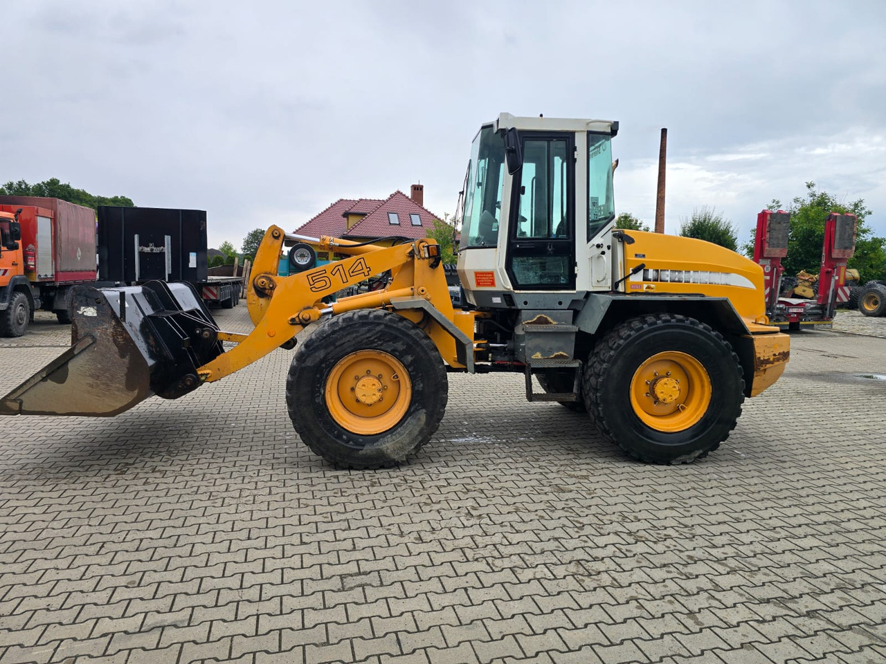 LIEBHERR 514 - Rakodógép: 1 kép. LIEBHERR 514 - Rakodógép: 1 kép.