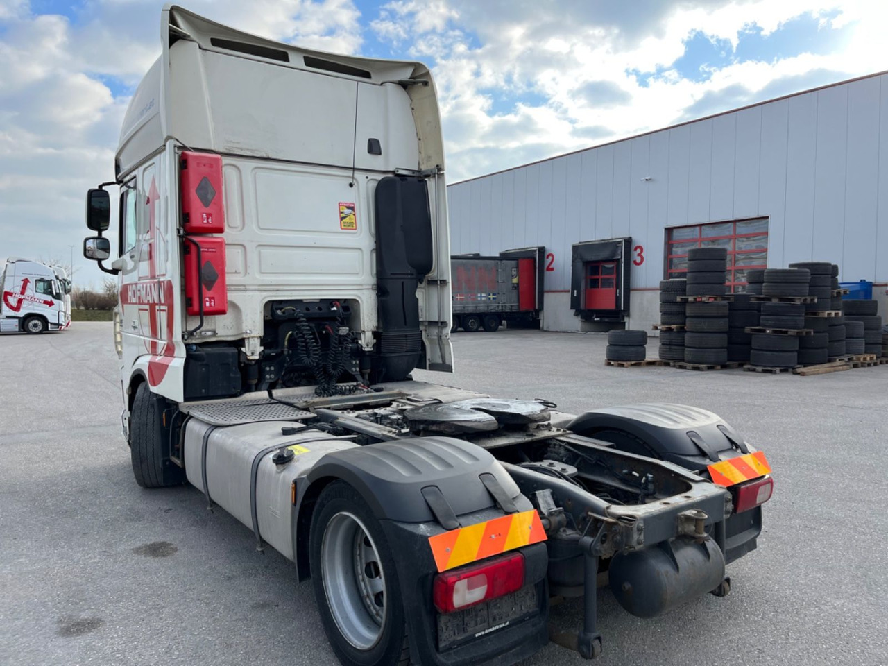 DAF XF 460 SSC - Nyergesvontató: 5 kép. DAF XF 460 SSC - Nyergesvontató: 5 kép.