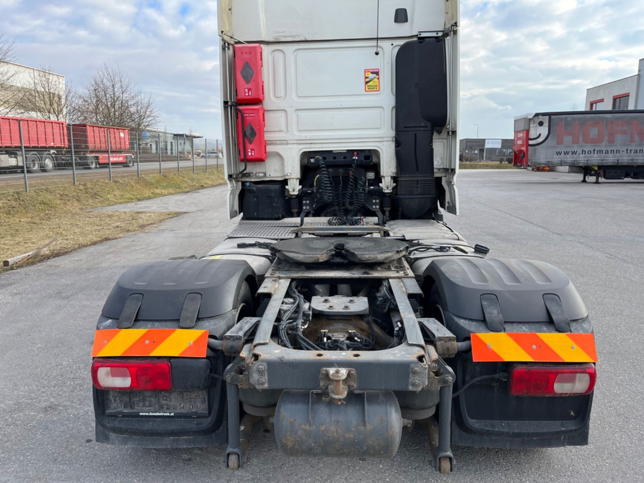 DAF XF 460 SSC - Nyergesvontató: 4 kép. DAF XF 460 SSC - Nyergesvontató: 4 kép.