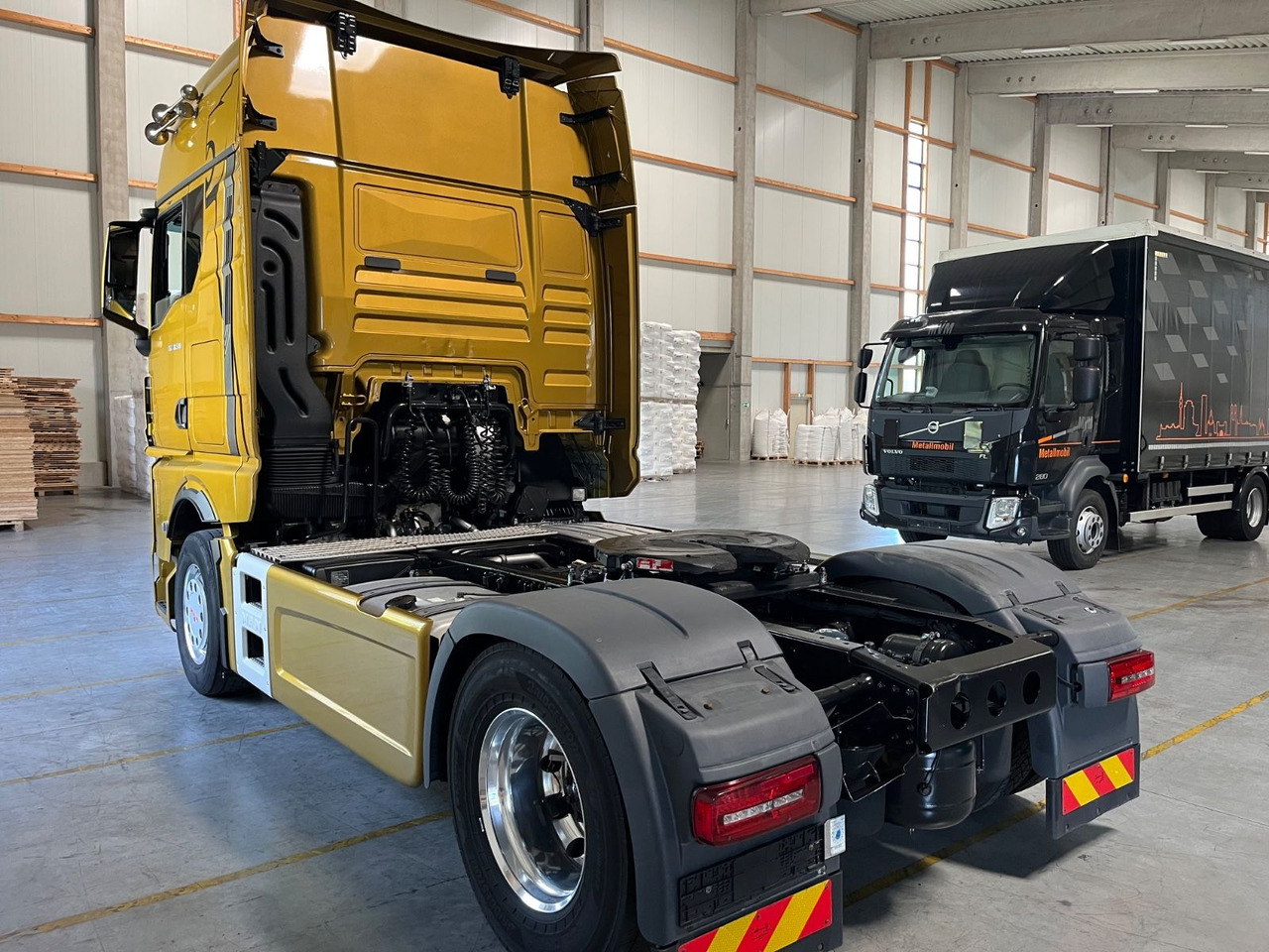 MAN TGX 18.510 - Nyergesvontató: 5 kép. MAN TGX 18.510 - Nyergesvontató: 5 kép.