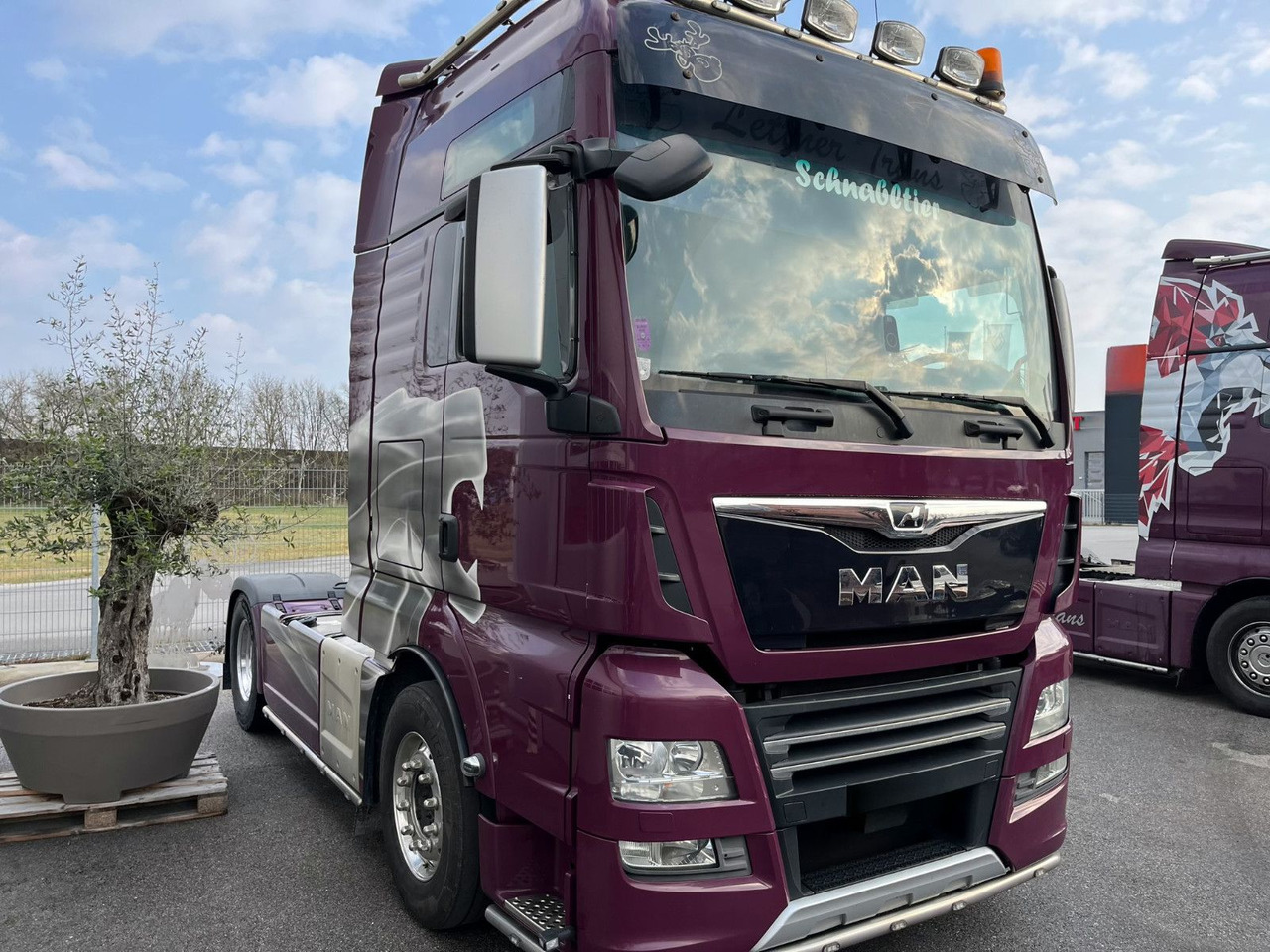 MAN TGX 18.580 LLS - Nyergesvontató: 1 kép. MAN TGX 18.580 LLS - Nyergesvontató: 1 kép.