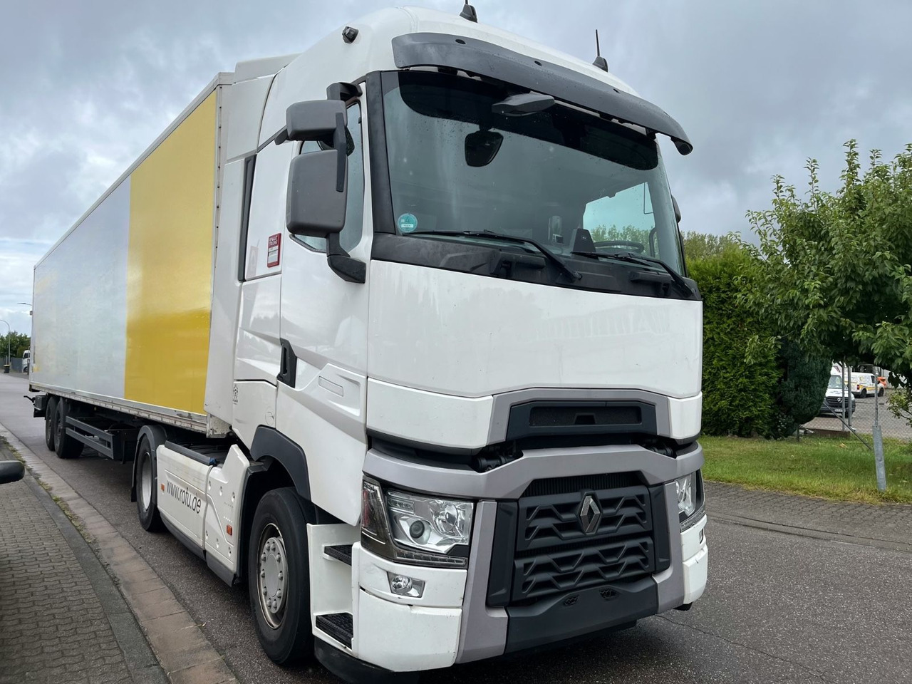 Renault T480 - Nyergesvontató: 4 kép. Renault T480 - Nyergesvontató: 4 kép.