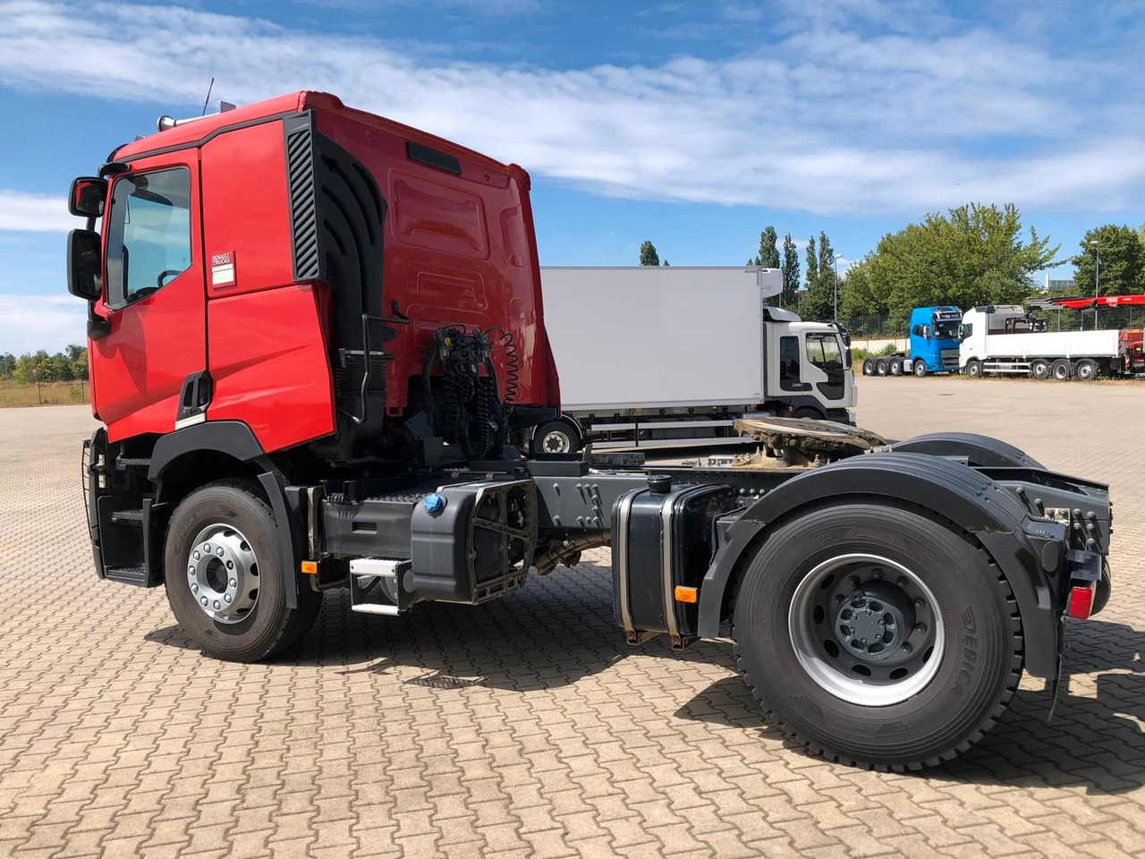 Renault C480 Kipphydraulik*AP Achsen - Nyergesvontató: 4 kép. Renault C480 Kipphydraulik*AP Achsen - Nyergesvontató: 4 kép.