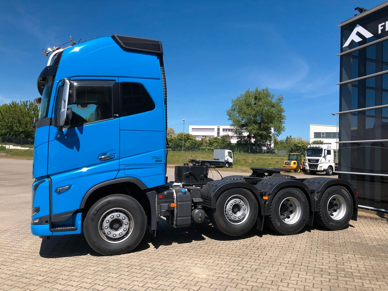 Volvo FH16 750 XL 8x4 Tridem*100T*Kriechgänge*Retarder Volvo FH16 750 XL 8x4 Tridem*100T*Kriechgänge*Retarder - Nyergesvontató: 2 kép. Volvo FH16 750 XL 8x4 Tridem*100T*Kriechgänge*Retarder Volvo FH16 750 XL 8x4 Tridem*100T*Kriechgänge*Retarder - Nyergesvontató: 2 kép.