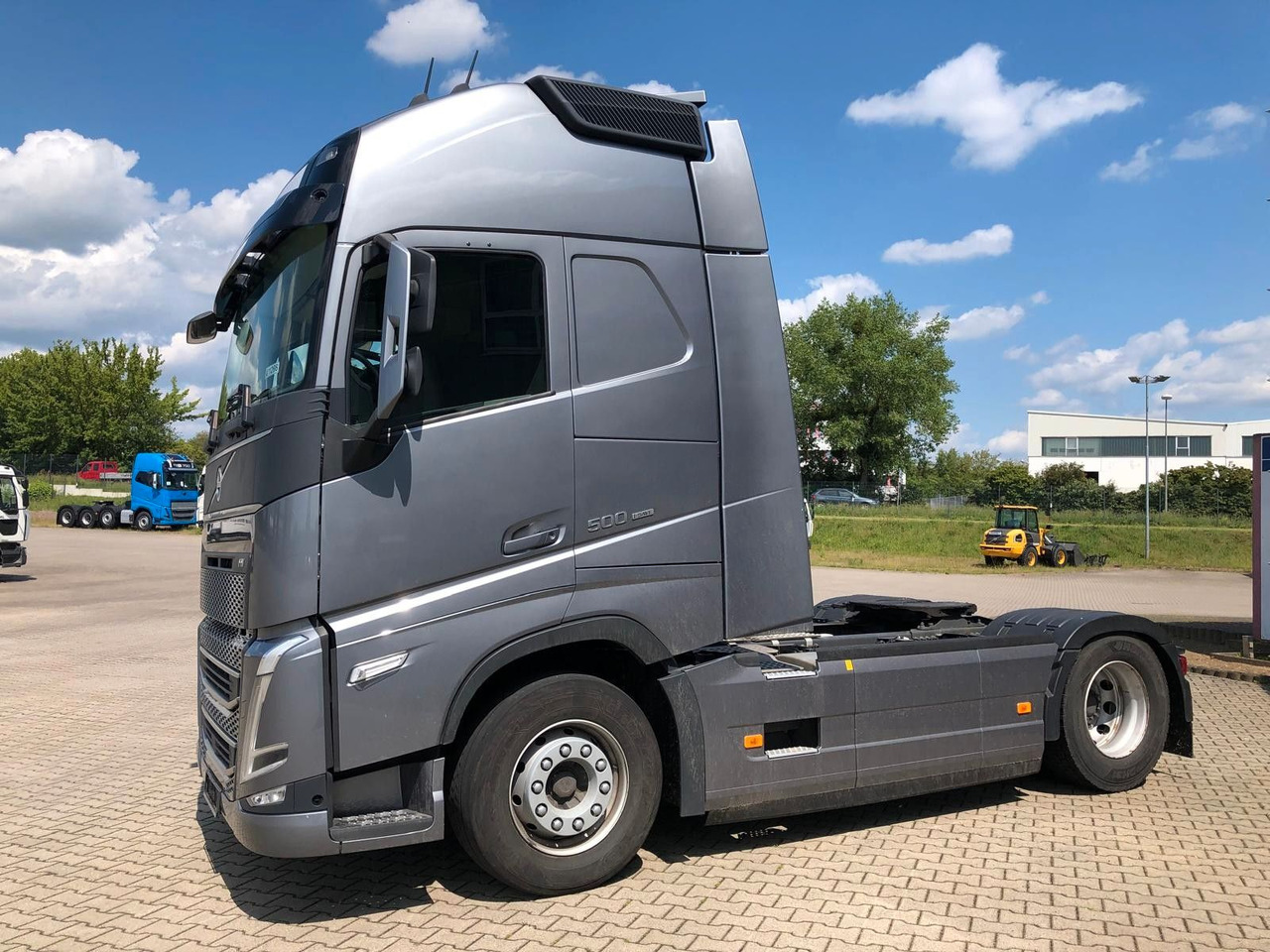 Volvo FH500 XL*TurboComp*2Tanks*Standklima*Navi*VDS - Nyergesvontató: 2 kép. Volvo FH500 XL*TurboComp*2Tanks*Standklima*Navi*VDS - Nyergesvontató: 2 kép.