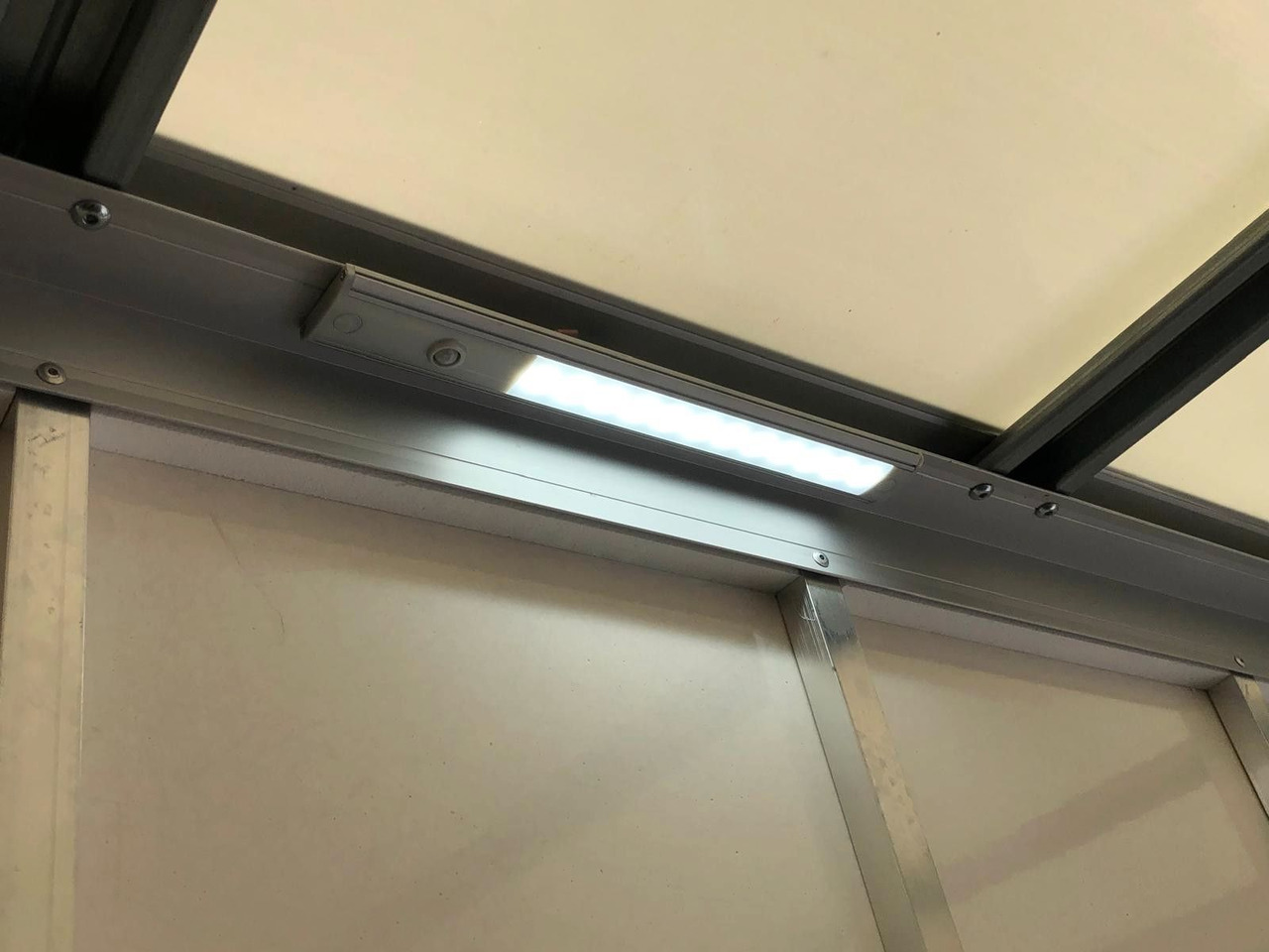 Dobozos kisteherautó Renault MASTER RED 3.5T*LBW*Klima*4.2m*AUCH MIETE: 9 kép.