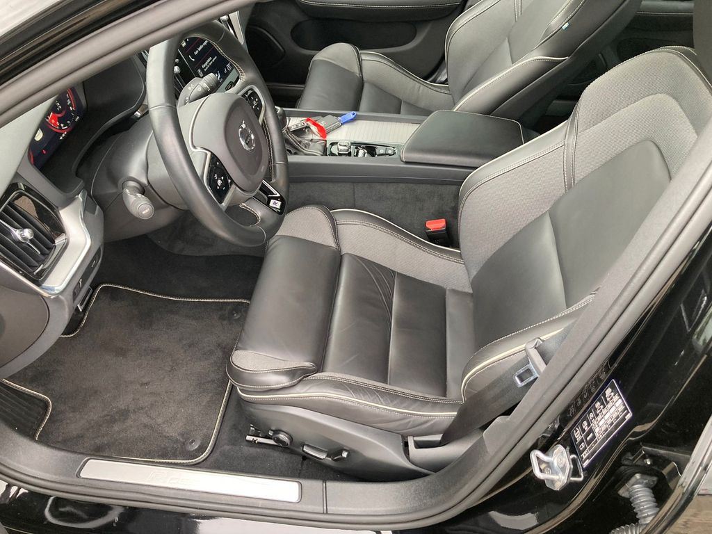 Volvo S60 T5 Lim. R-Design Volvo S60 T5 Lim. R-Design - Szedán: 4 kép. Volvo S60 T5 Lim. R-Design Volvo S60 T5 Lim. R-Design - Szedán: 4 kép.