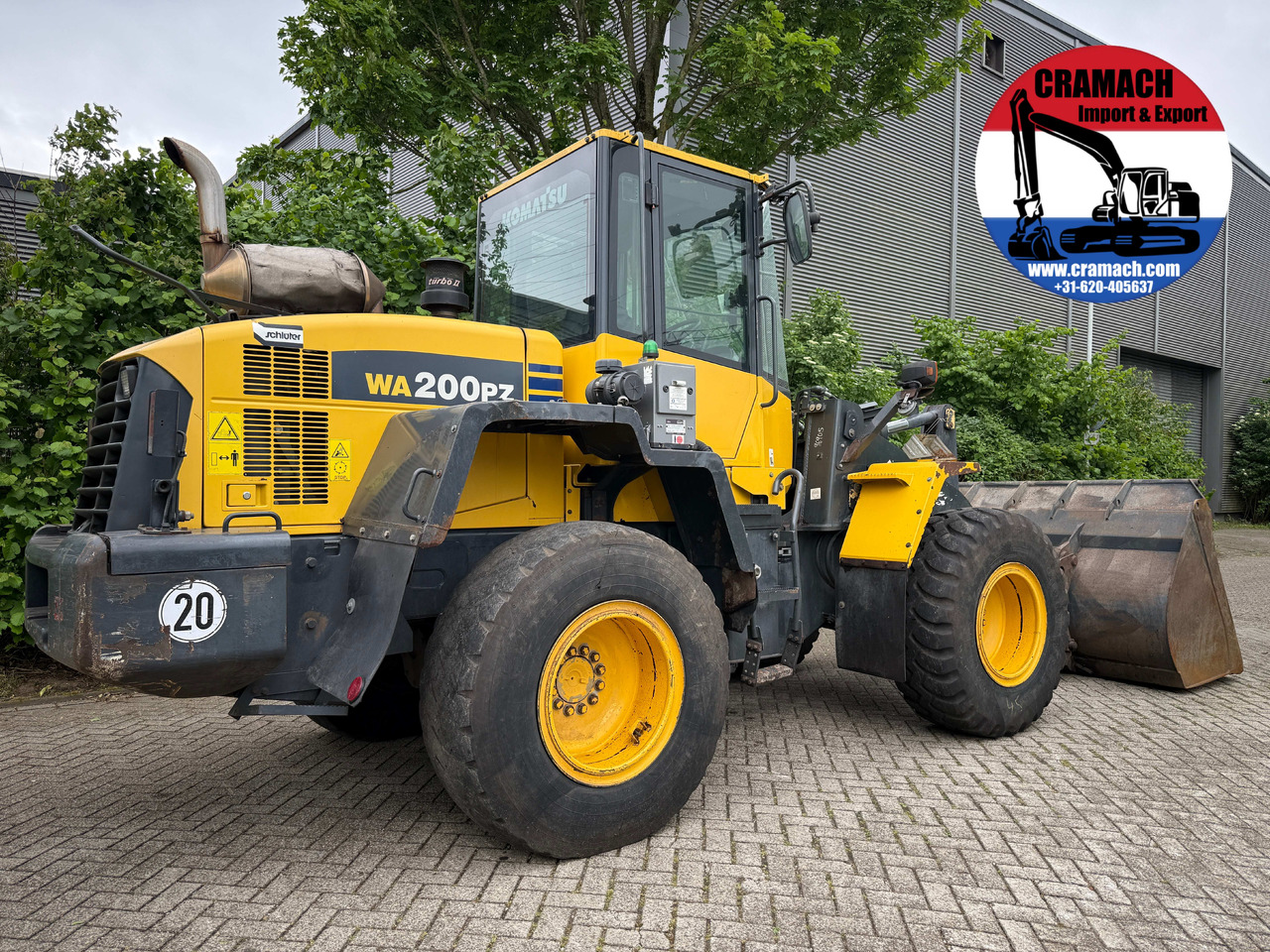 KOMATSU WA200PZ-6 - Gumikerekes homlokrakodó: 1 kép. KOMATSU WA200PZ-6 - Gumikerekes homlokrakodó: 1 kép.