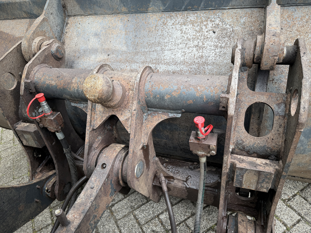 KOMATSU WA200PZ-6 - Gumikerekes homlokrakodó: 5 kép. KOMATSU WA200PZ-6 - Gumikerekes homlokrakodó: 5 kép.