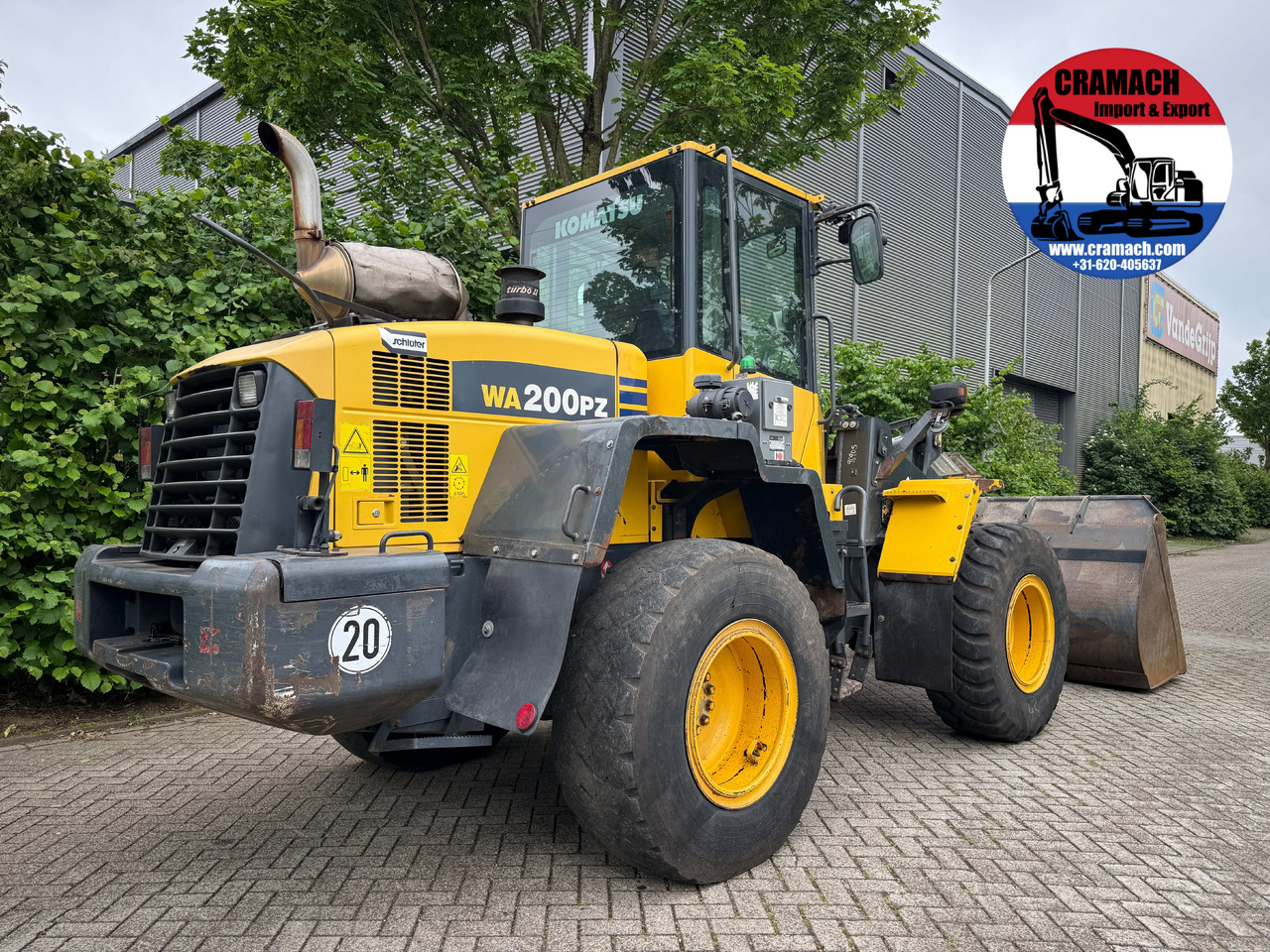 KOMATSU WA200PZ-6 - Gumikerekes homlokrakodó: 4 kép. KOMATSU WA200PZ-6 - Gumikerekes homlokrakodó: 4 kép.
